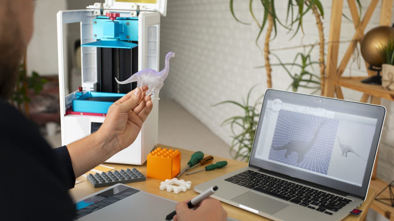 le style de vie du concepteur utilisant une imprimante 3d